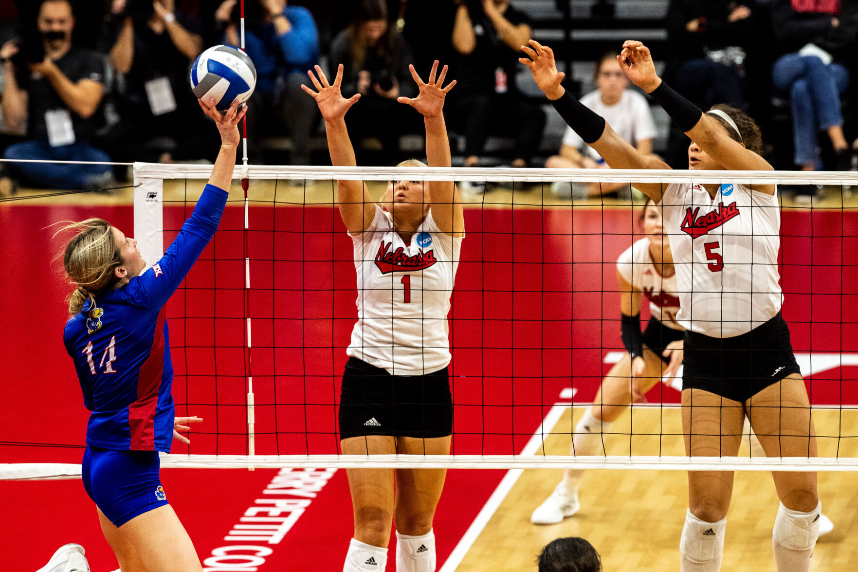 120322-owh-spo-nuvolley-LS12.jpg